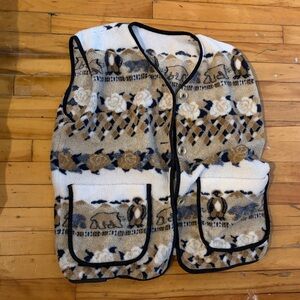 Vintage bear penguin grandma Cozy Patterned Fleece Vest